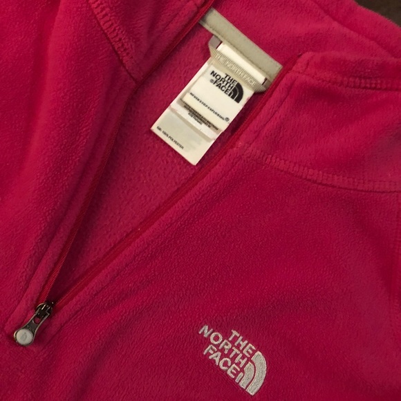 The North Face hot pink fleece pullover - Picture 2 of 2